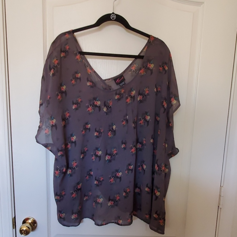 Lightweight summer top with open back
